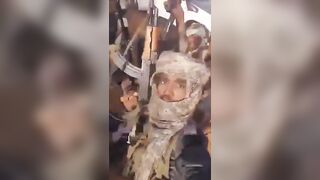 RSF Soldiers Execute Civilians And Documenting Their War Crime