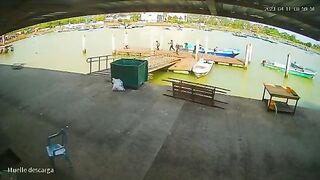 CLASSIC Gang members attacked fishermen who accepted protection from another gang in Ecuador