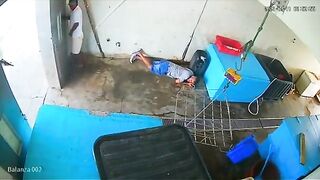 CLASSIC Gang members attacked fishermen who accepted protection from another gang in Ecuador