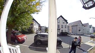 USA: Man Attacks Random Woman With A Hammer, Arrested