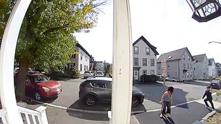 USA: Man Attacks Random Woman With A Hammer, Arrested