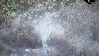 Russhit vs little drone. Slap Battle.