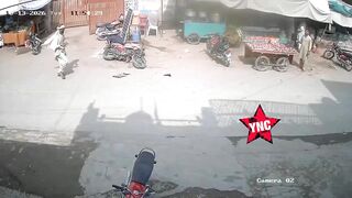 Vendor Gets Gunned Down By Weird Gunman In Broad Daylight In Pakistan