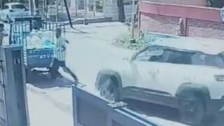 Rickshaw Driver Never Saw It Coming