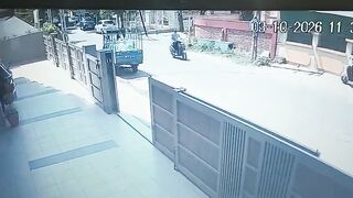 Rickshaw Driver Never Saw It Coming