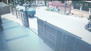 Rickshaw Driver Never Saw It Coming