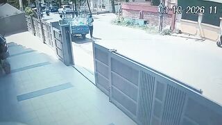 Rickshaw Driver Never Saw It Coming