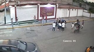 22-Year-Old Mechanic Gets Stabbed To Death During Street Fight In Venezuela