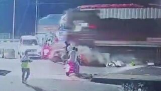 3 Killed as Truck Crashes Into Group of Motorcyclists