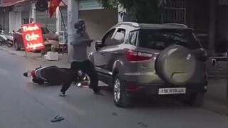 Moped Rider Blocks The Road And Stabs SUV Driver To Death In Hanoi, Vietnam