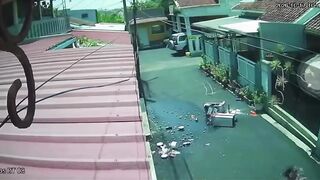 Meatball Cart Explodes, Vendor Suffers Burns to Face and Hands