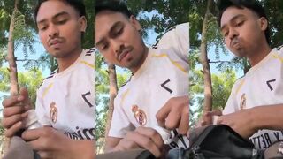 Delhi Flipkart Delivery Slave Checks Out Over One Torn Note