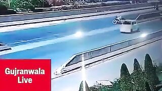 Sialkot Driver Pulls Off Epic Multi-Car Smash Then Vanishes Like a Ghost