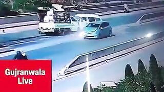 Sialkot Driver Pulls Off Epic Multi-Car Smash Then Vanishes Like a Ghost