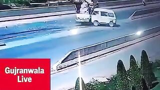 Sialkot Driver Pulls Off Epic Multi-Car Smash Then Vanishes Like a Ghost