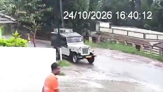 Rain-Slicked Moron in Renault Duster Turns Wrong Lane Into Death Lane