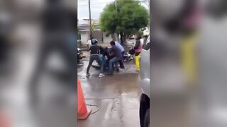 Man Who Stabbed His EX In The Face Attacked By Mob In Colombia