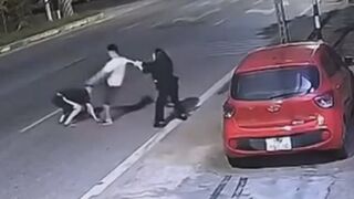 Angry Dude Kicks New BF Of His EX In The Head