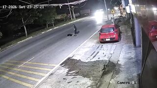 Angry Dude Kicks New BF Of His EX In The Head