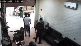 Elderly Osama al-Dammus Suddenly Dies Inside Barbershop In Syria