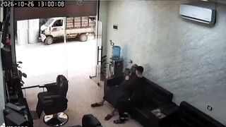 Elderly Osama al-Dammus Suddenly Dies Inside Barbershop In Syria