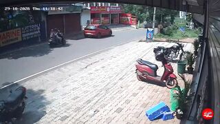 Kerala Genius Masters the Art of Blind Overtaking