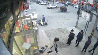 Dude Attacked, Beaten Unconscious By Opps In China