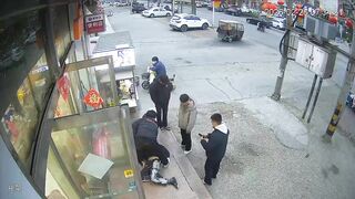 Dude Attacked, Beaten Unconscious By Opps In China