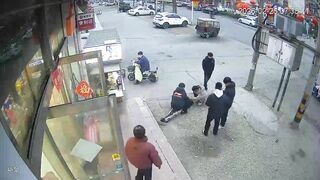 Dude Attacked, Beaten Unconscious By Opps In China