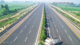 Two Killed as Pickup Truck Rams Into Divider In India