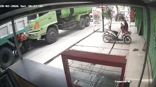 Motorcyclist Seriously Injured After Getting Sandwitched By Two Trucks