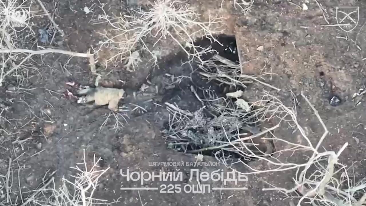 A Russian soldier is crawling without his legs