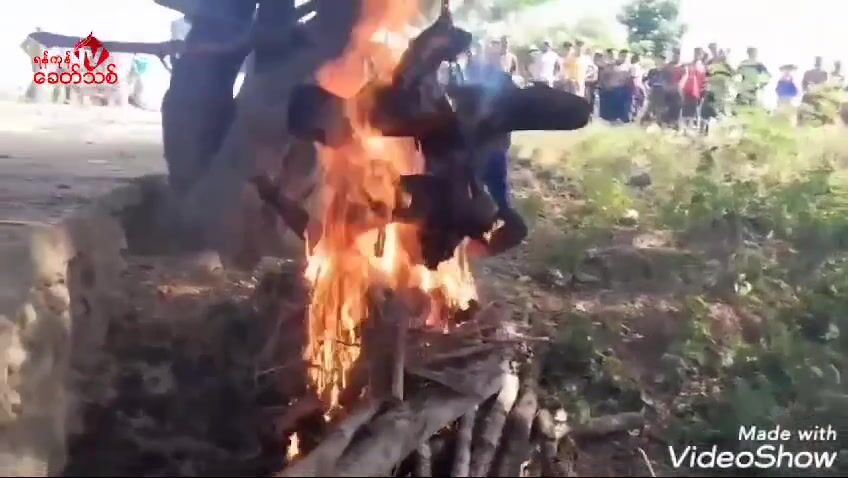 Classic Video Of Two Myanmar Militants Burned Alive By Rebels
