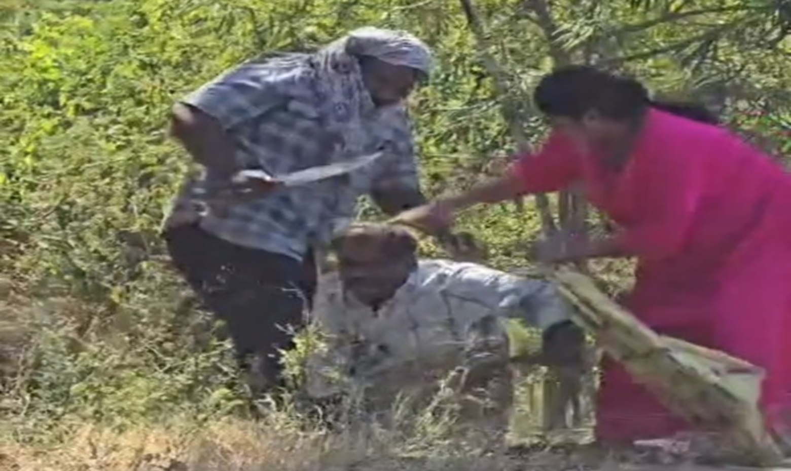 Wife Lures Lover to Meetup, Arrives with Husband and Stabs Him to Death