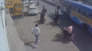 Disoriented Pedestrian Throws Himself Under Moving Bus in Instant Death
