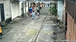 Woman Kidnapped By Gang In Broad Daylight