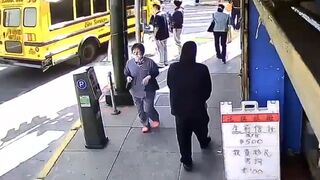 Shocking Daylight Stabbing in SF’s Chinatown Caught on Video
