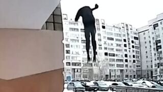 In Omsk, a man committed suicide