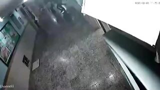 Video of a US and Israeli strike near a boys' school in Qazvin, Iran