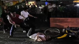 Man’s Arm SNAPS Off at Elbow During Bar Fight — Opponent Keeps Pounding Him Anyway