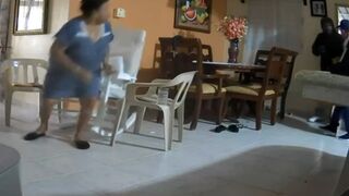 Armed Thief Shoots Man in Front of His Mother After He Runs Home to Protect His Phone