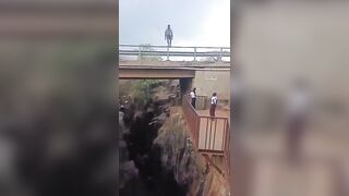 Kenyan Diver Jumps To His Death