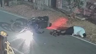 Helmetless Rider Dies In Head On Collision In India