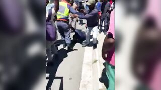 Bandit Attacked By Angry Locals After Failed Robbery Of A Businessman