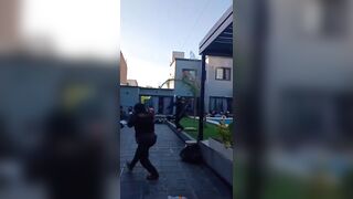 Police Raid on Robbery Gang Ends in Shootout, Suspect Killed