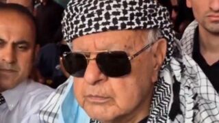 Point-blank gunshot misses Indian politician