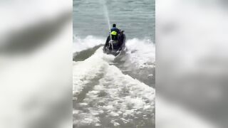 Two seriously injured after a jet ski collision in Venezuela