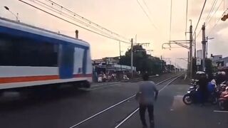 He Crossed the Tracks Like It Was Nothing… Until the Train Turned Him Into Nothing