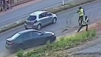 Speeding vehicle knocks down road repair worker in Ghana