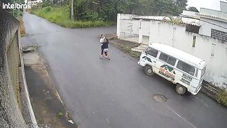 Man Drags GF by Hair, Punches Her Face, Then Stomps Her Head Until She's Unconscious
